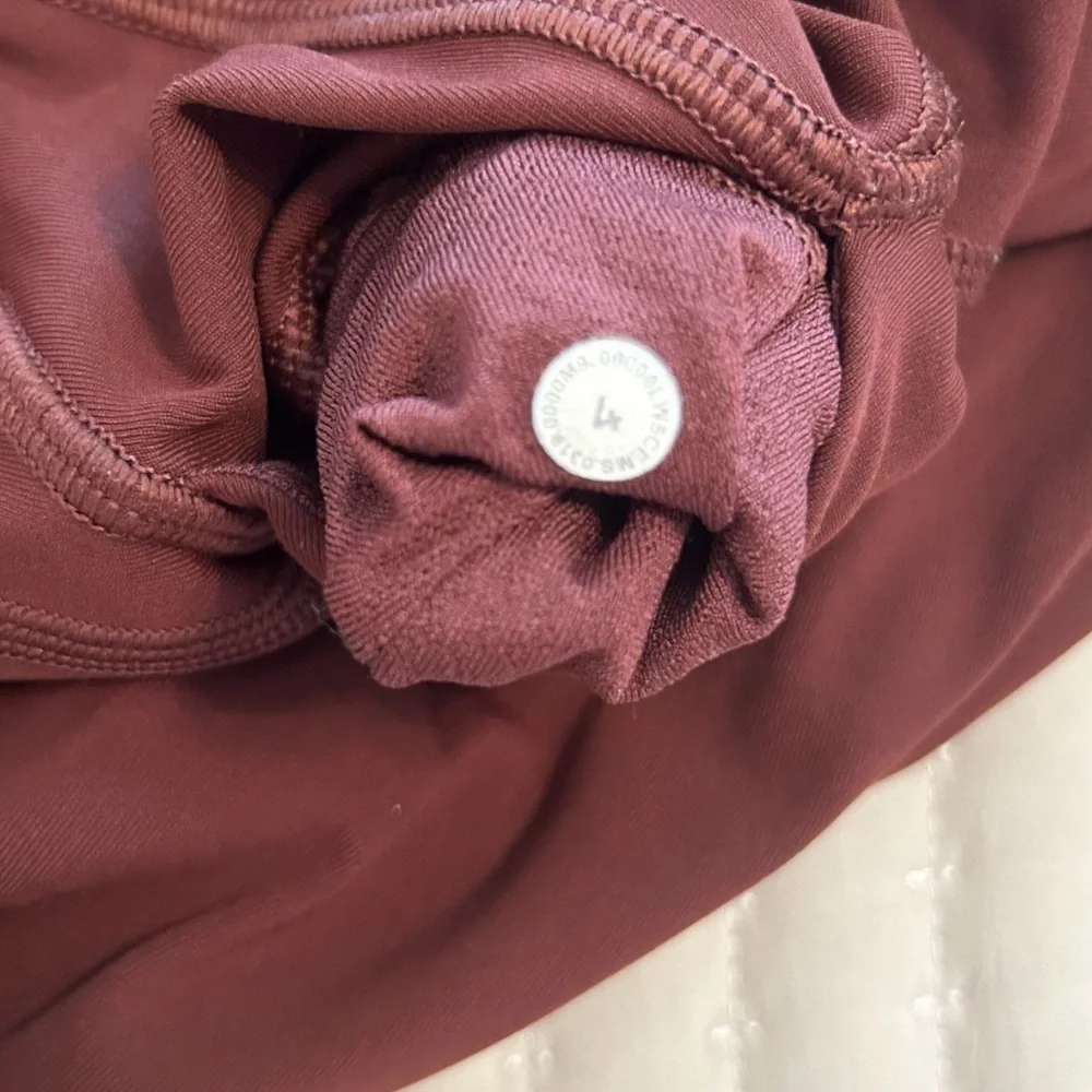 Lululemon X Barry’s Stronger as One High Rise Tight in Midnight Maroon, Size 4